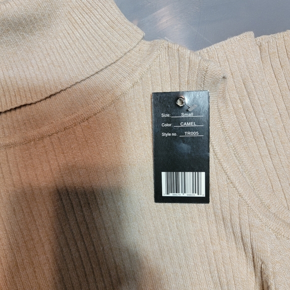 Women's Maze Collections Shirt NWT - Picture 9 of 14